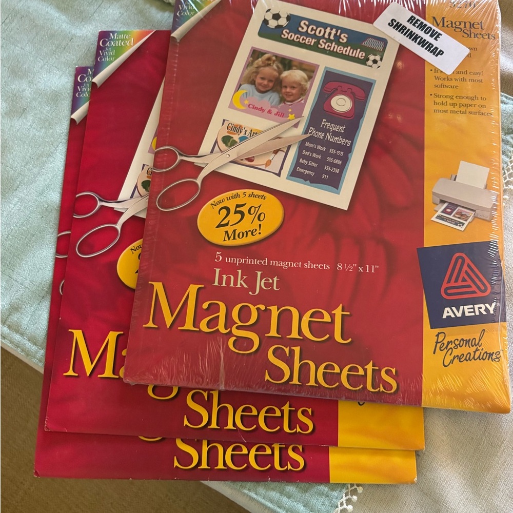 Avery Ink Jet Magnet Sheets - Picture 2 of 2